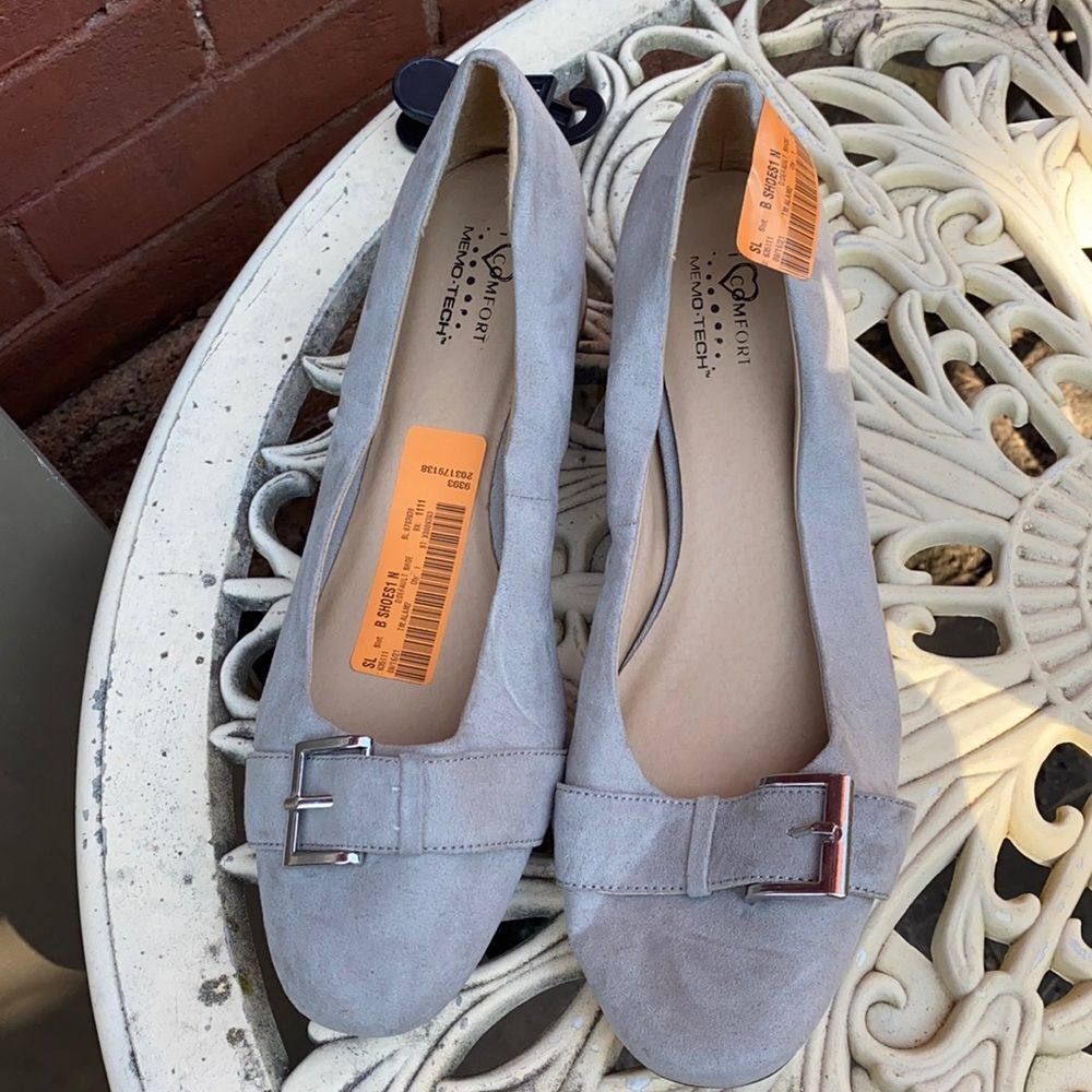 I love comfort gray shoes sz. 9